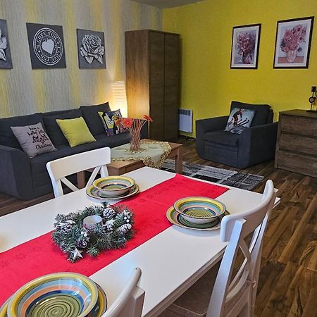 Ramada 2 Boutique Apartment Near Ski Road 반스코 외부 사진