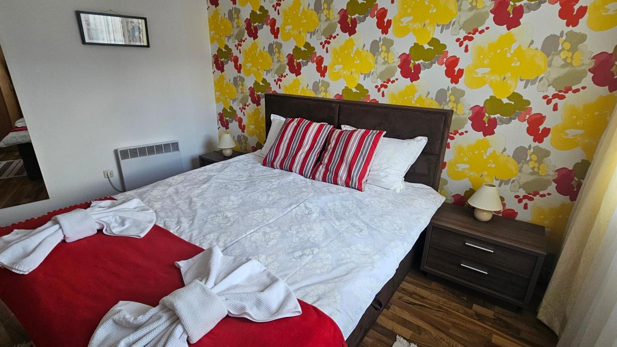 Ramada 2 Boutique Apartment Near Ski Road 반스코 외부 사진