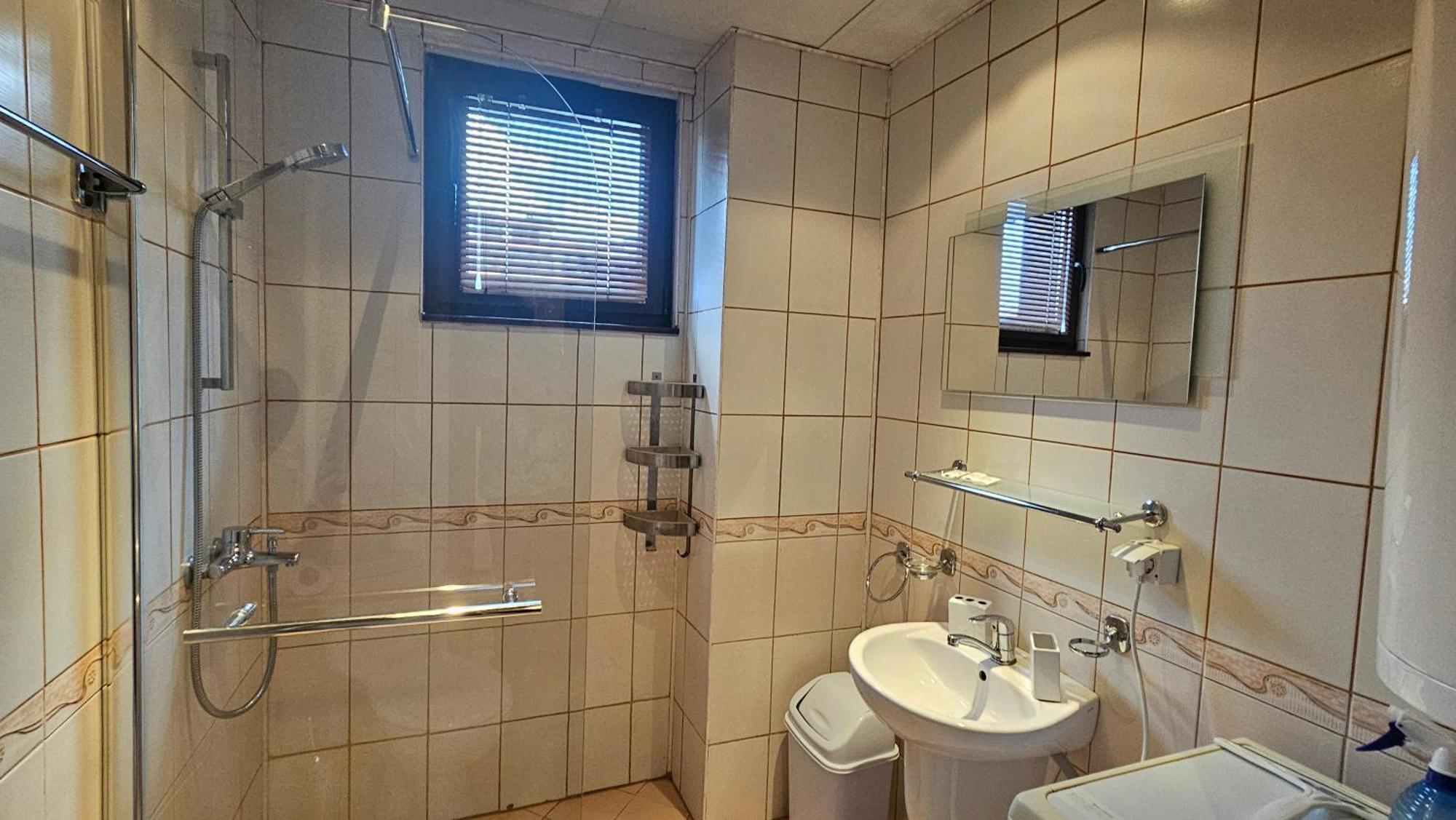 Ramada 2 Boutique Apartment Near Ski Road 반스코 외부 사진