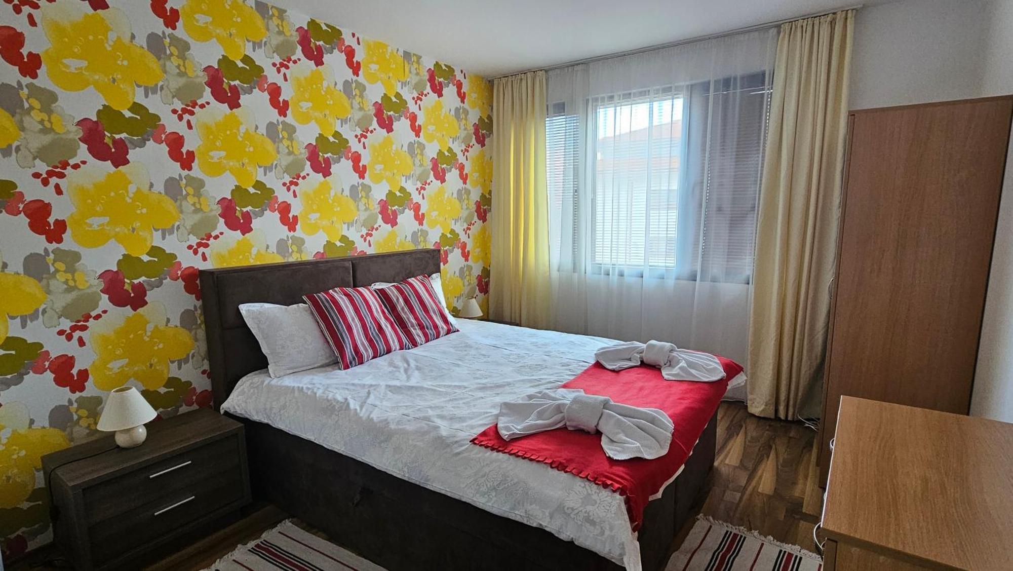 Ramada 2 Boutique Apartment Near Ski Road 반스코 외부 사진